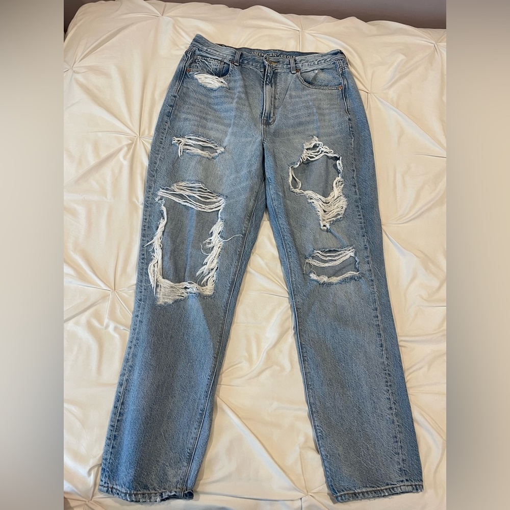 American Eagle Distressed Size 12 Jeans